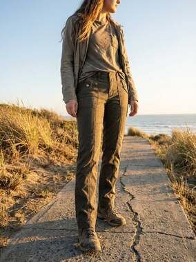 White House BM High-Rise Pret-A-Jet Slim Cargo Ankle Pants in olive green Sz 4